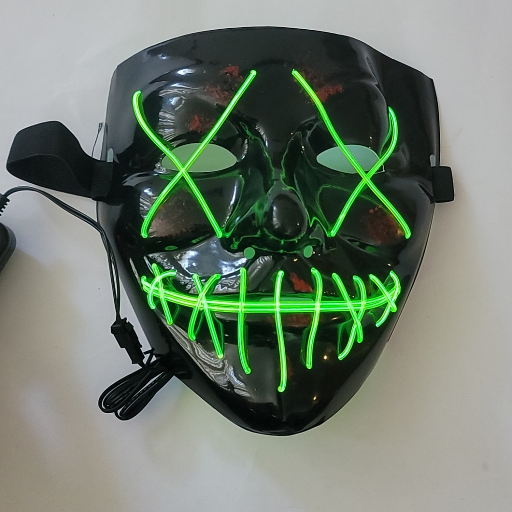 HALLOWEEN MASK GLOW WITH BATTERIES